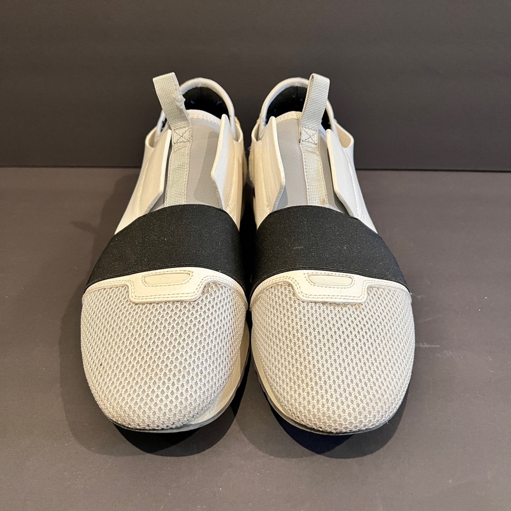 Balenciaga Race Runner Sneaker - Picture 4 of 9